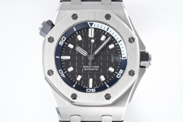 Audemars Piguet  ROYAL OAK Offshore 15720