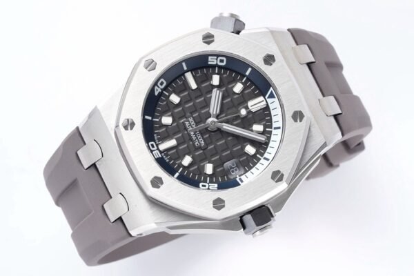 Audemars Piguet  ROYAL OAK Offshore 15720