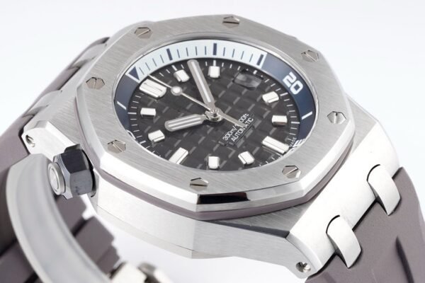 Audemars Piguet  ROYAL OAK Offshore 15720