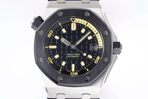 Audemars Piguet  ROYAL OAK Offshore 15720 ZF