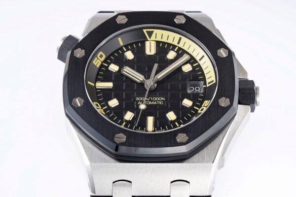 Audemars Piguet  ROYAL OAK Offshore 15720 ZF