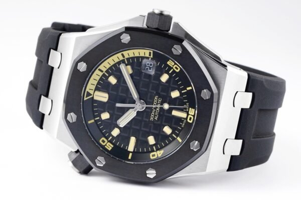 Audemars Piguet  ROYAL OAK Offshore 15720 ZF
