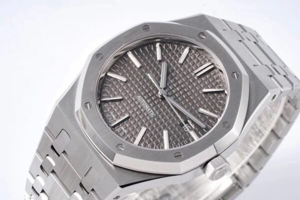 Audemars Piguet  ROYAL OAK  15400