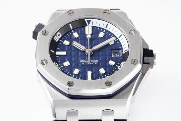 Audemars Piguet  ROYAL OAK Offshore 15720 ZF
