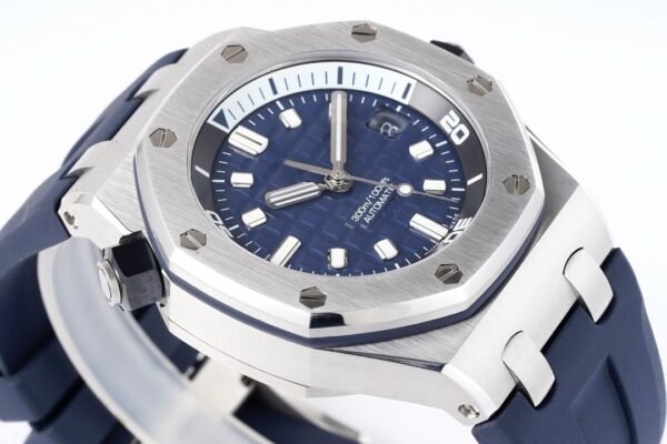 Audemars Piguet  ROYAL OAK Offshore 15720 ZF