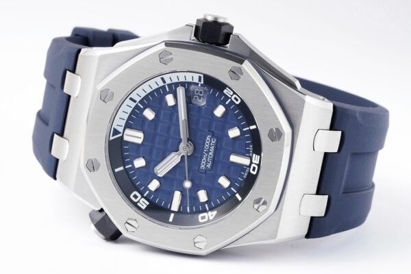 Audemars Piguet  ROYAL OAK Offshore 15720 ZF
