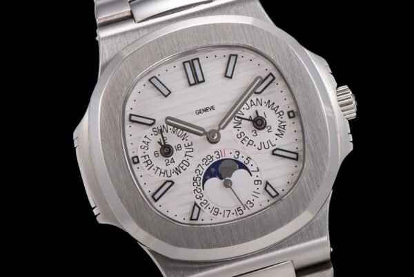 Patek Philippe Nautilus 5740/1G-001