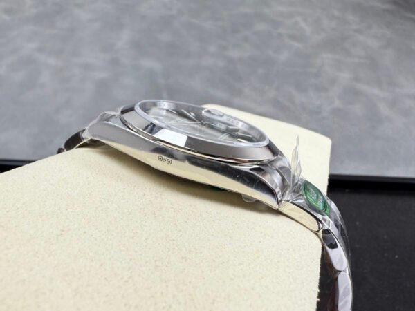 ROLEX  DATEJUST M126300-0019  ARF