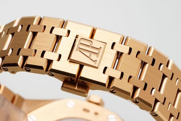 Audemars Piguet  ROYAL OAK  15407