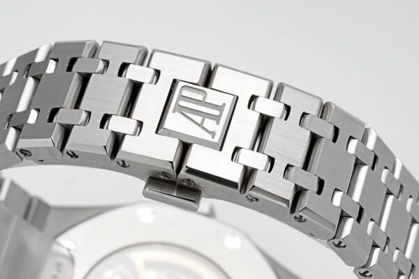 Audemars Piguet  ROYAL OAK  15407