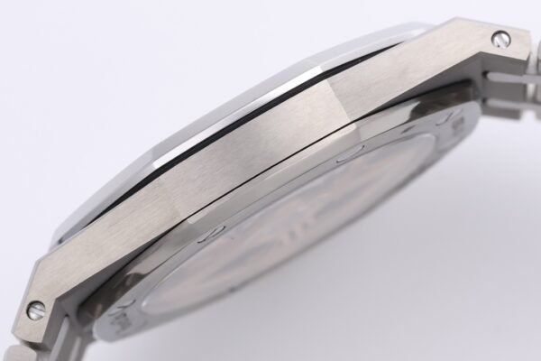 img_5ee17706_20250909_i1757402087_8940_0.jpg Audemars Piguet ROYAL OAK 16202XT