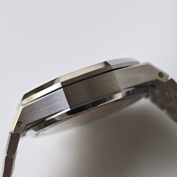 Audemars Piguet  ROYAL OAK 26240ST