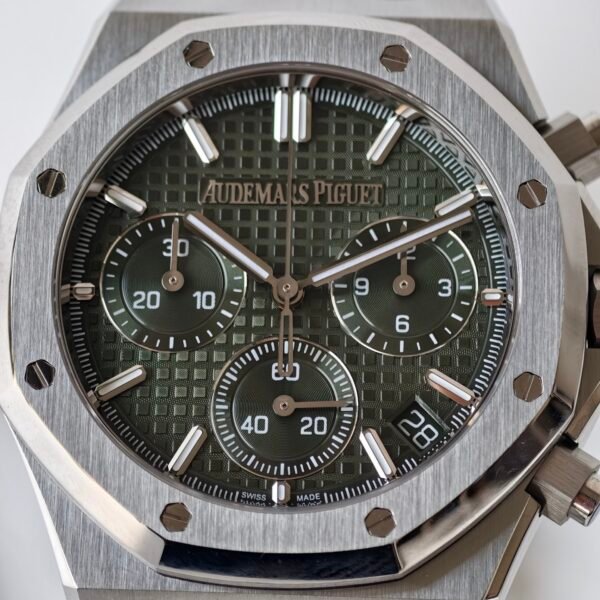 Audemars Piguet  ROYAL OAK 26240ST