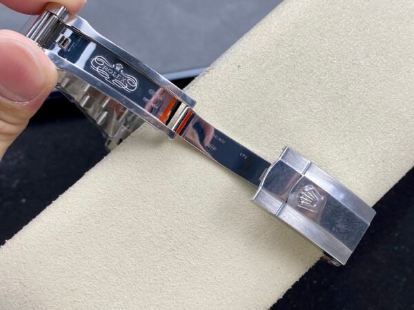 ROLEX  DATEJUST M126300-0019  ARF