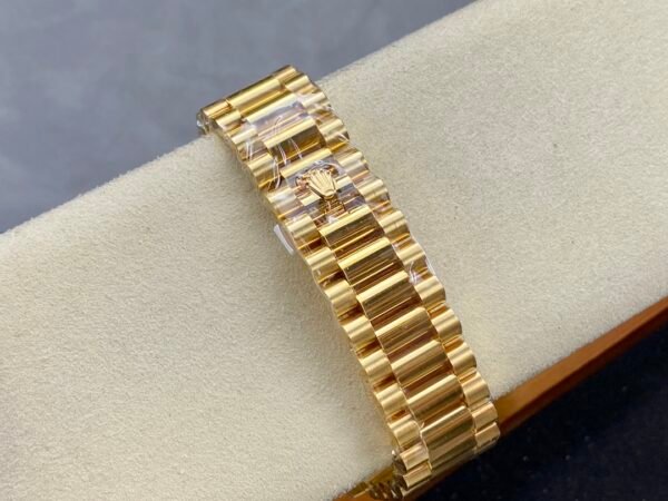 ROLEX DAY-DATE  M228238-0004  ARF