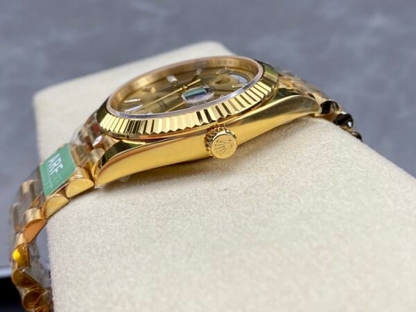 ROLEX DAY-DATE  M228238-0005  ARF