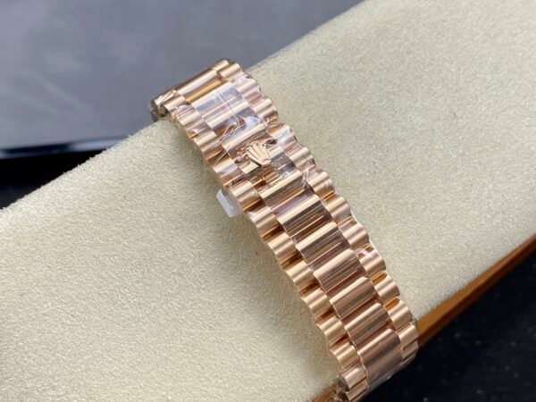 ROLEX DAY-DATE  M228235-0003  ARF