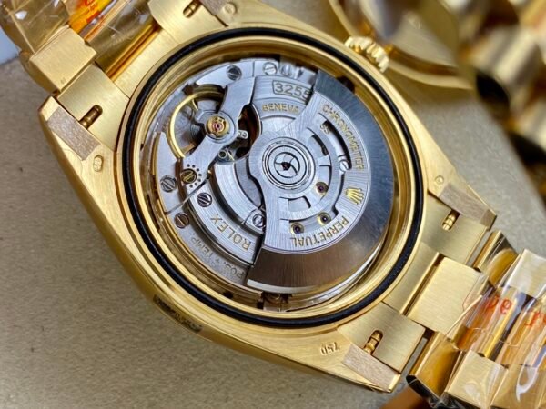 ROLEX DAY-DATE  M228238-0067 ARF