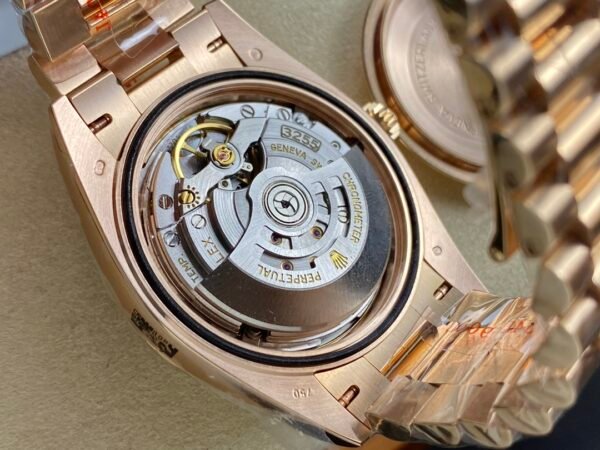 ROLEX DAY-DATE  M228235-0002 ARF