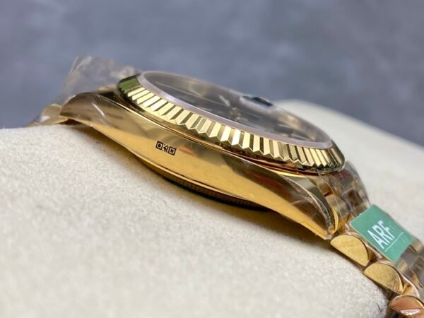 ROLEX DAY-DATE  M228238-0067 ARF