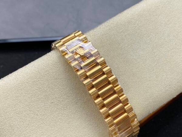 ROLEX DAY-DATE  M228238-0006 ARF