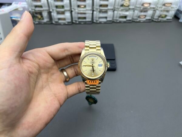 ROLEX DAY-DATE  M228238-0005 CBD