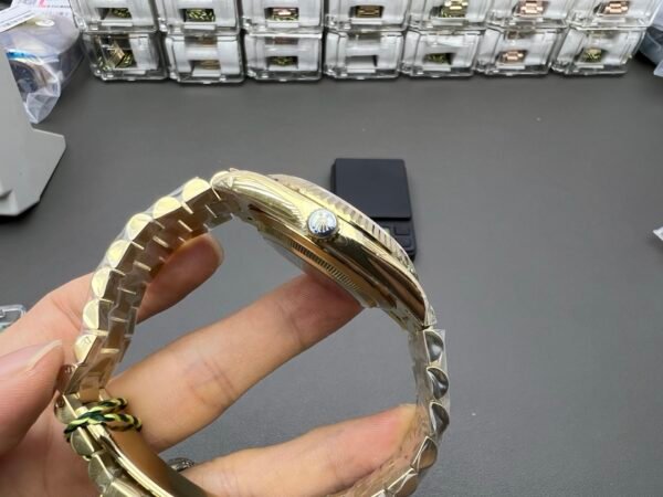 ROLEX DAY-DATE  M228238-0005 CBD