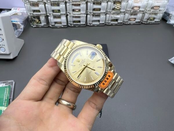 ROLEX DAY-DATE  M228238-0005 CBD