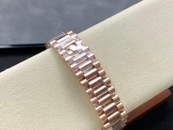 ROLEX DAY-DATE  M228235-0002 ARF