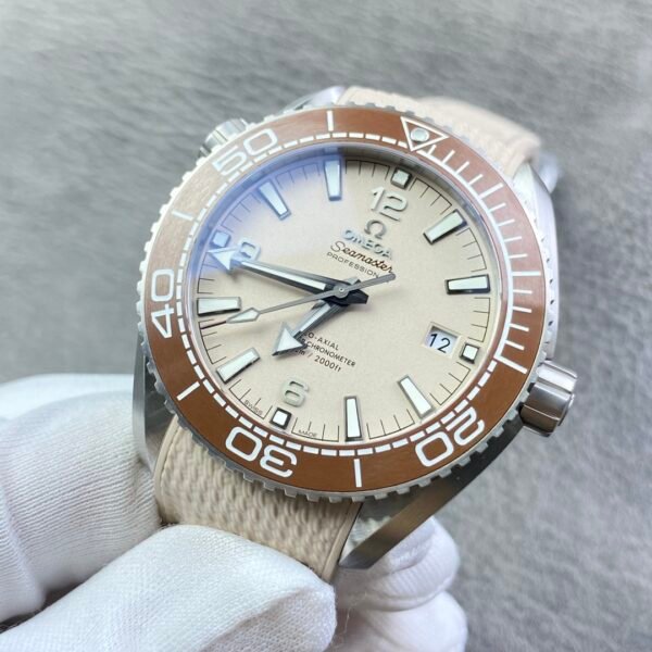 Omega Seamaster Planet Ocean 600M 43.5mm Collection VS Factory