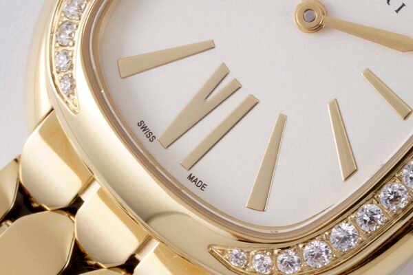 Serpenti Seduttori mother of pearl dial diamond replica