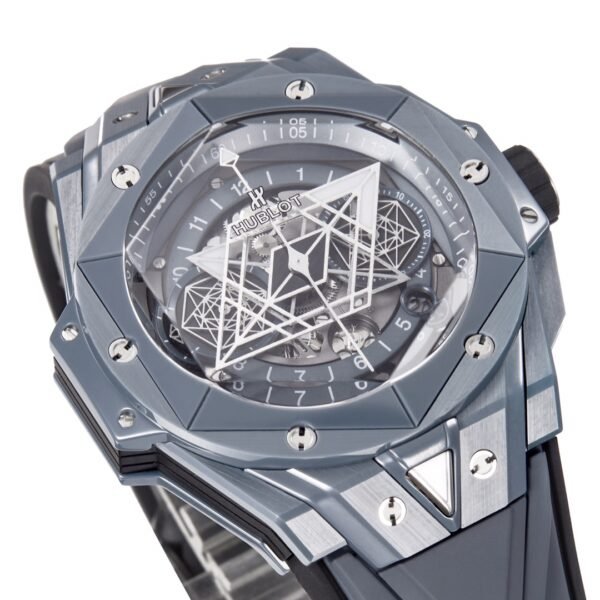 hub side view of a business watch