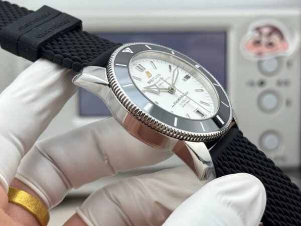 Breitling Superocean Heritage B20 Automatic 42 White Dial GF