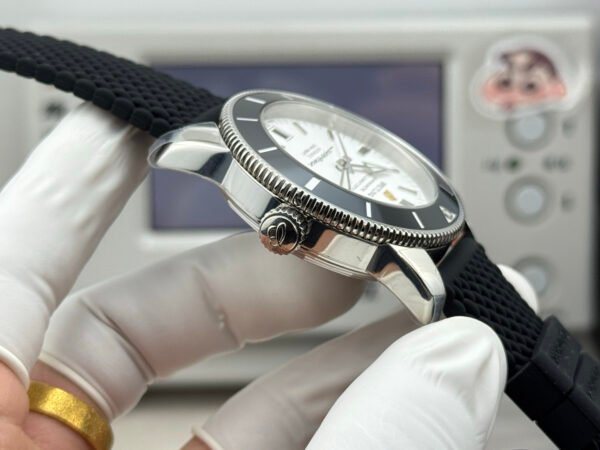 Breitling Superocean Heritage B20 Automatic 42 White Dial GF