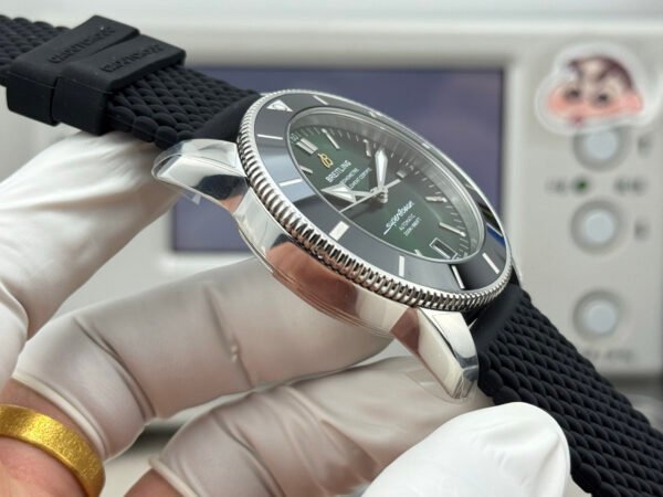 Breitling Superocean Heritage B20 Automatic 42 Green Dial GF