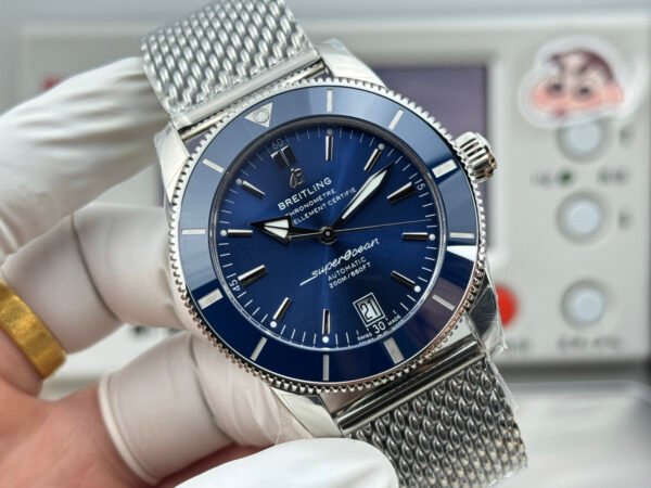 GF Breitling Superocean Heritage B20 Automatic 42 Blue Dial