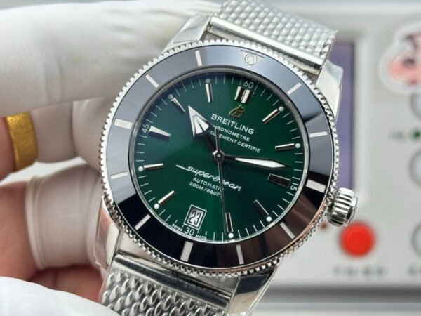 GF Breitling Superocean Heritage B20 Automatic 42 Green Dial