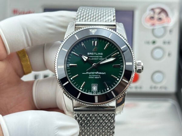 GF Breitling Superocean Heritage B20 Automatic 42 Green Dial
