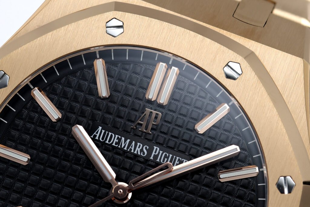 Mastering the Tapisserie: Why the AP Royal Oak 15500 Clone is a Work of Art