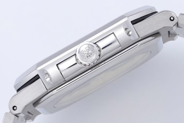 Patek Philippe CUBITUS 5821 Blue Dial  PPF