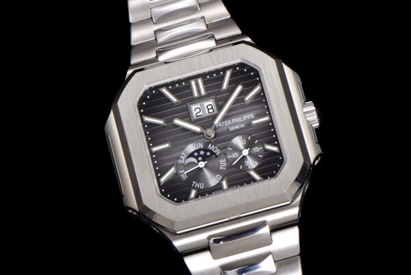 Patek Philippe CUBITUS 5822 Black Dial TWF