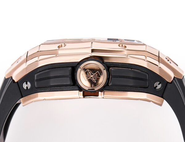 Hublot Spirit of Big Bang King Gold rose gold watch (4) Spirit of Big Bang titanium case satin finished brushed texture macro shot 42mm
