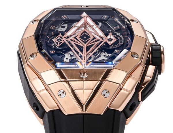 Hublot Spirit of Big Bang King Gold rose gold watch (7) Spirit of Big Bang replica 6 H shaped titanium screws tonneau bezel satin brushed and polished finish case profile