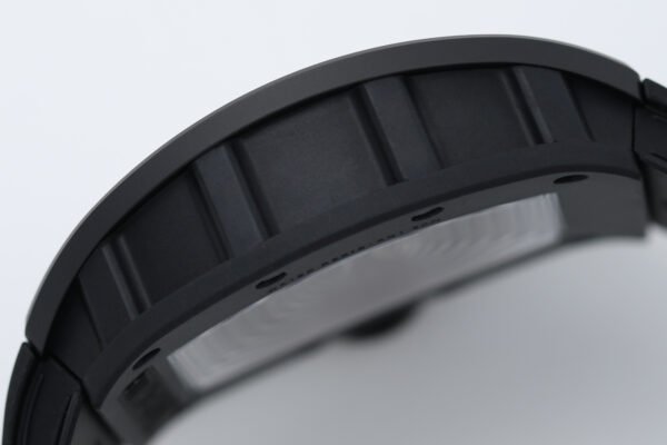 black ceramic, wear-resistant, lightweight, and heat-resistant.