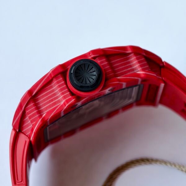 rm35-02 ntpt layered composite, perfectly showcasing curved textures