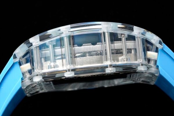 rm53-02 features a transparent sapphire to clearly see the internal structure of the movement.