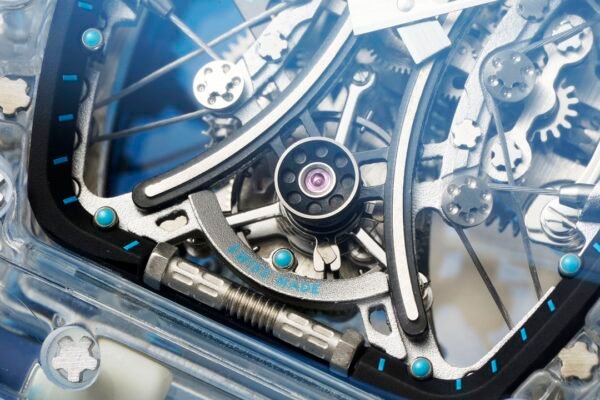 sapphire crystal case, cable-suspension, tourbillon movement