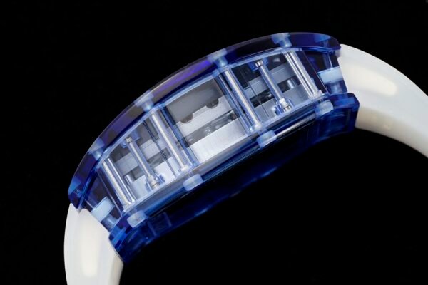 rm53-02 features a transparent sapphire to clearly see the internal structure of the movement.