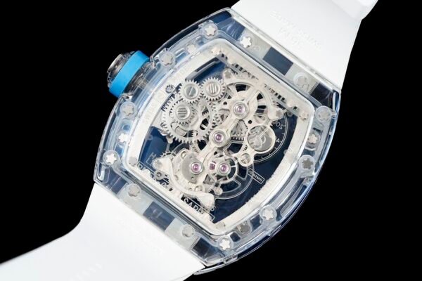 transparent case back perfectly showcases the details of the movement from every angle.