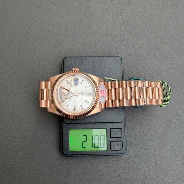 the replica gold version weighs 208g.
